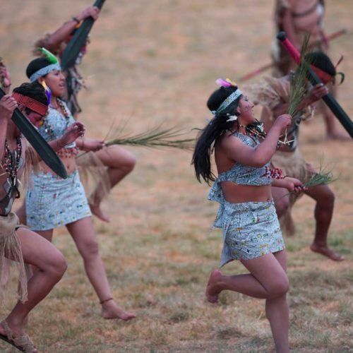 Danzas de los suyos en honor al dios Sol
